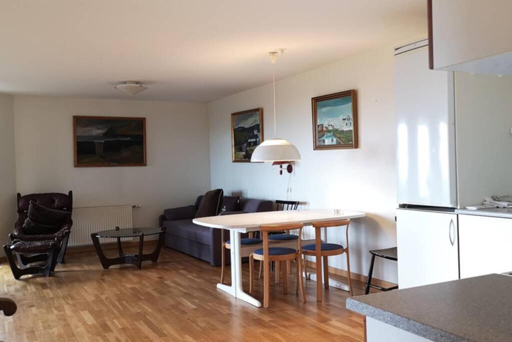 Large Apartment With Fabulous View Of Tórshavn Exterior foto